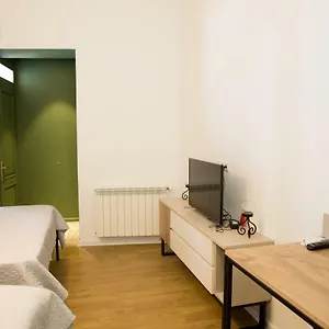 https://meidan-suites-samghebro-street-13-floor-2.alltbilisihotels.com